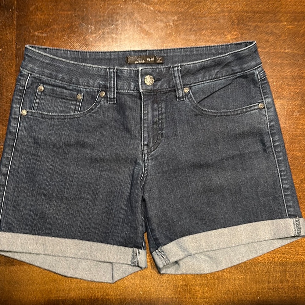Prana organic cotton denim shorts. Size 6. Dark Denim